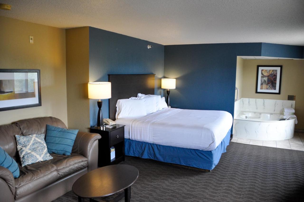 Americinn By Wyndham Clear Lake Exterior photo