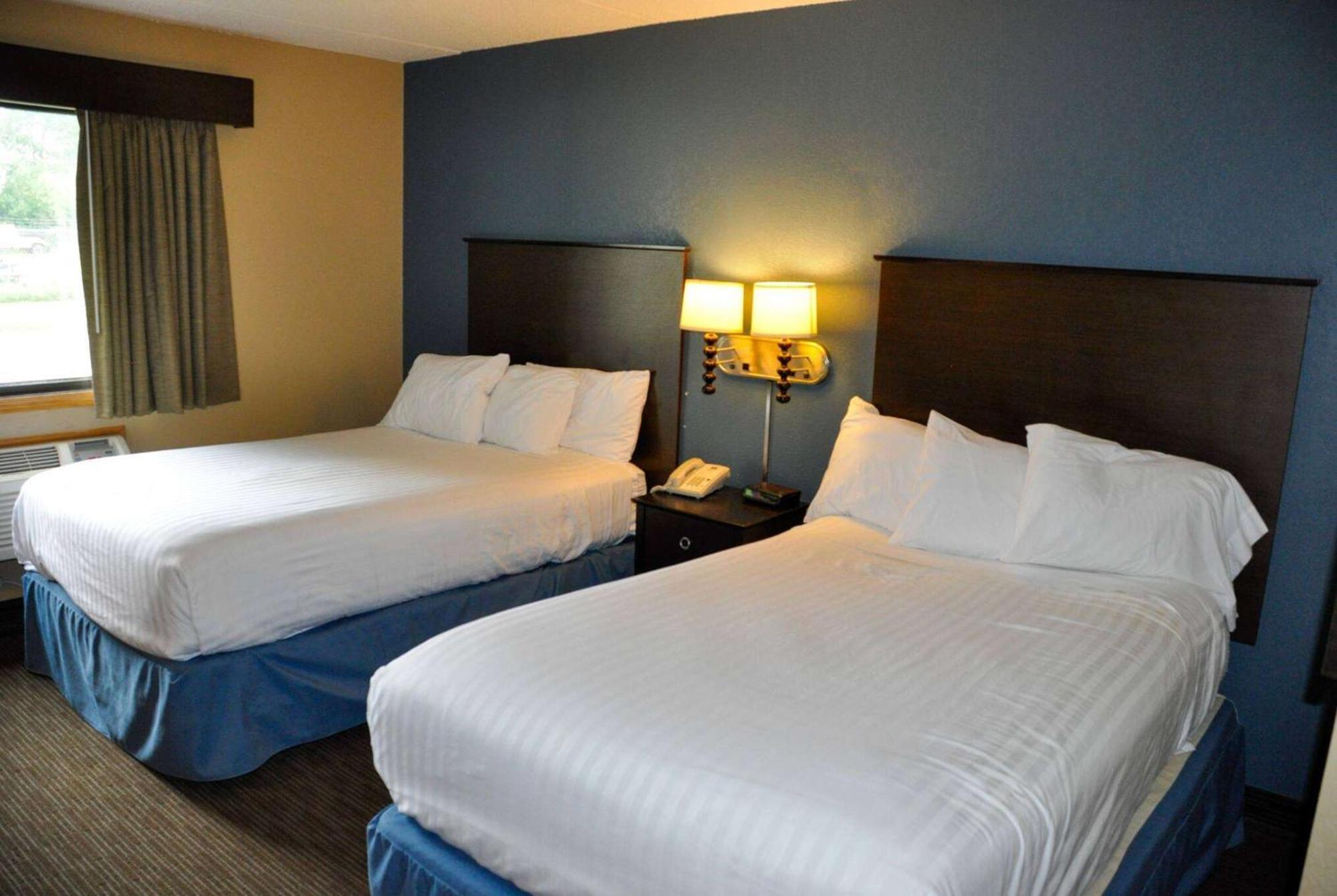 Americinn By Wyndham Clear Lake Exterior photo