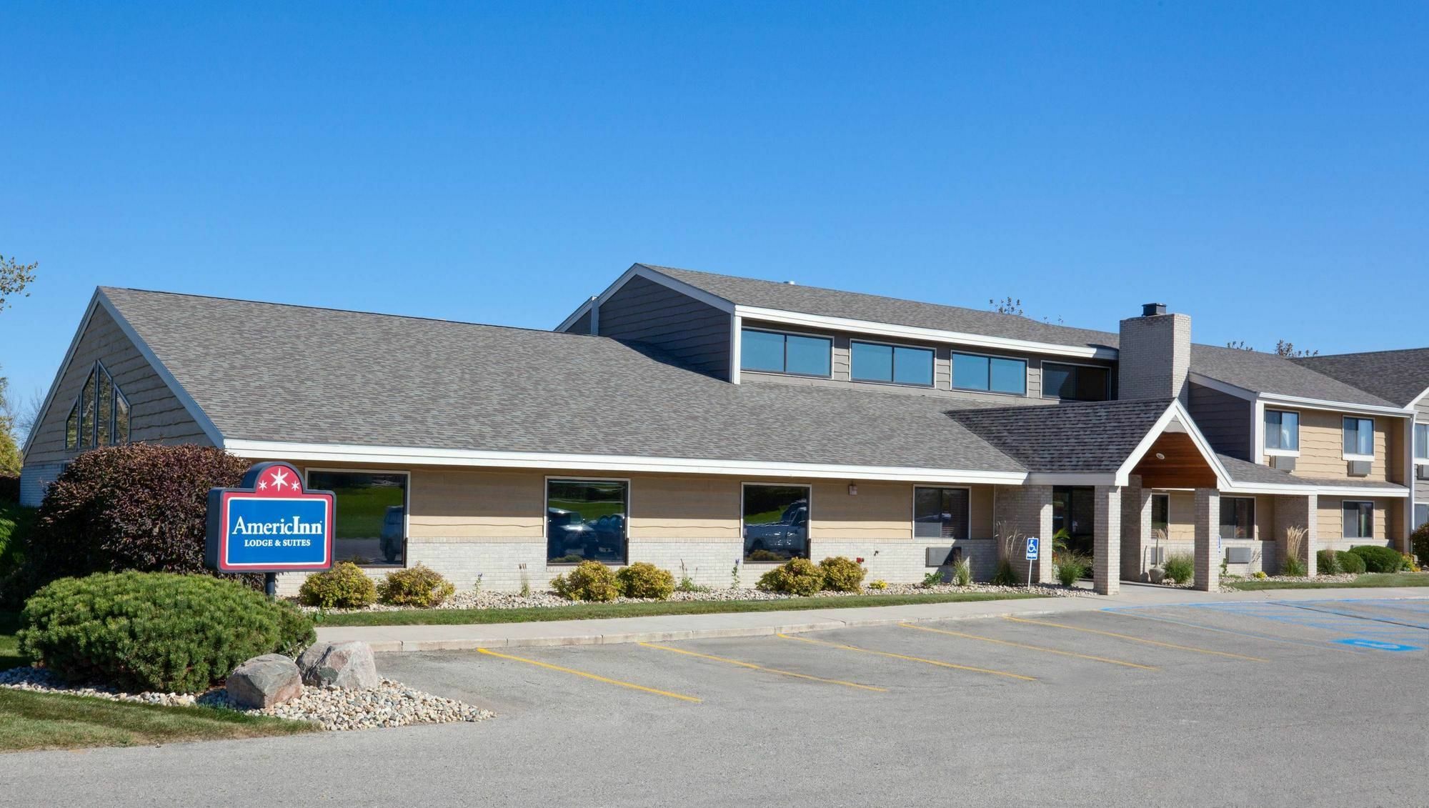 Americinn By Wyndham Clear Lake Exterior photo